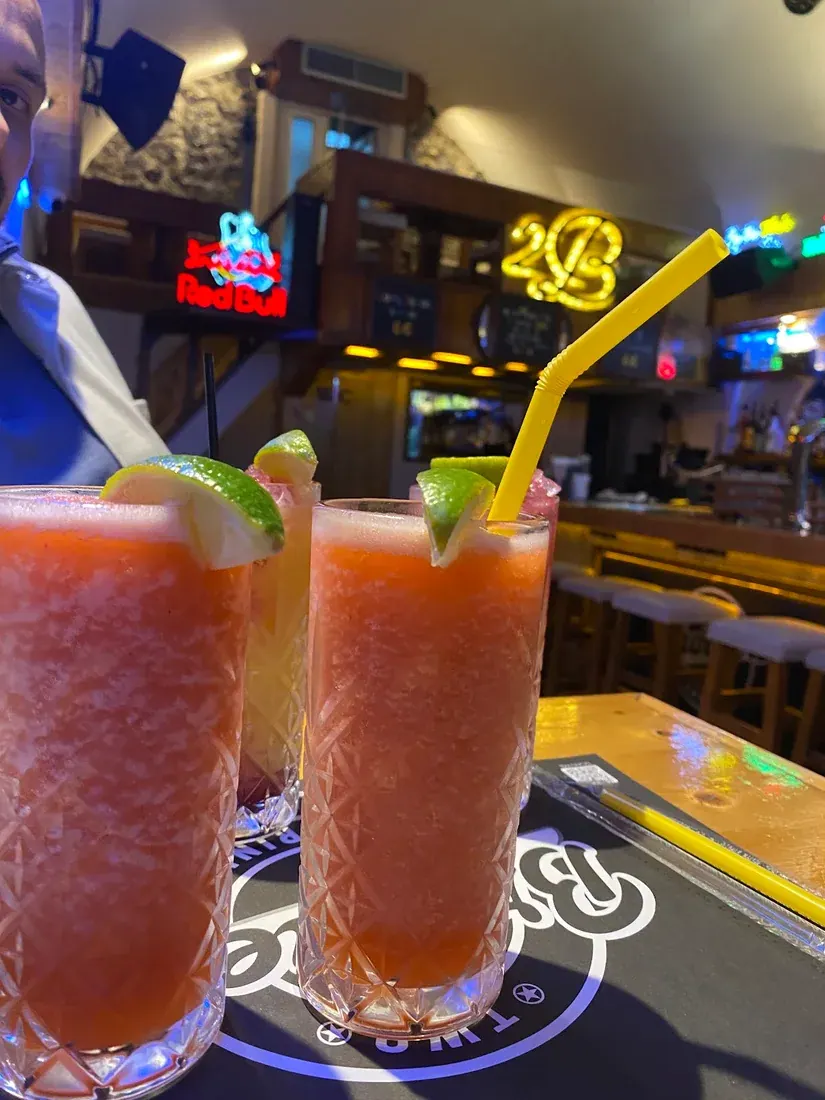 2 Brothers Bar — photo 2