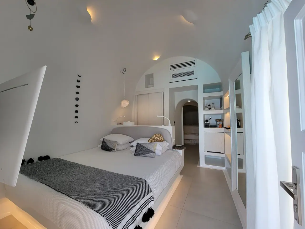 Cosmopolitan Suites — view 2