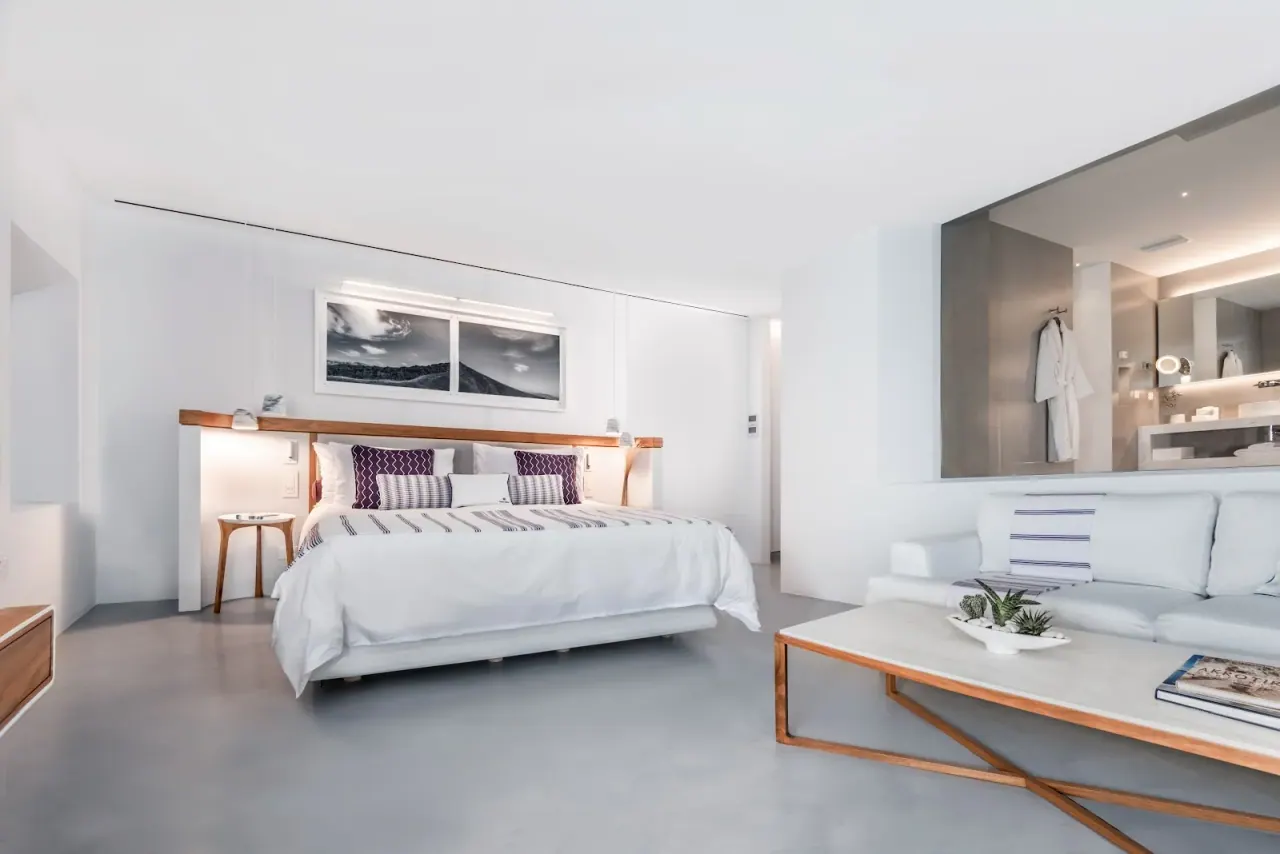 Grace Hotel Santorini, Auberge Resorts Collection — view 2