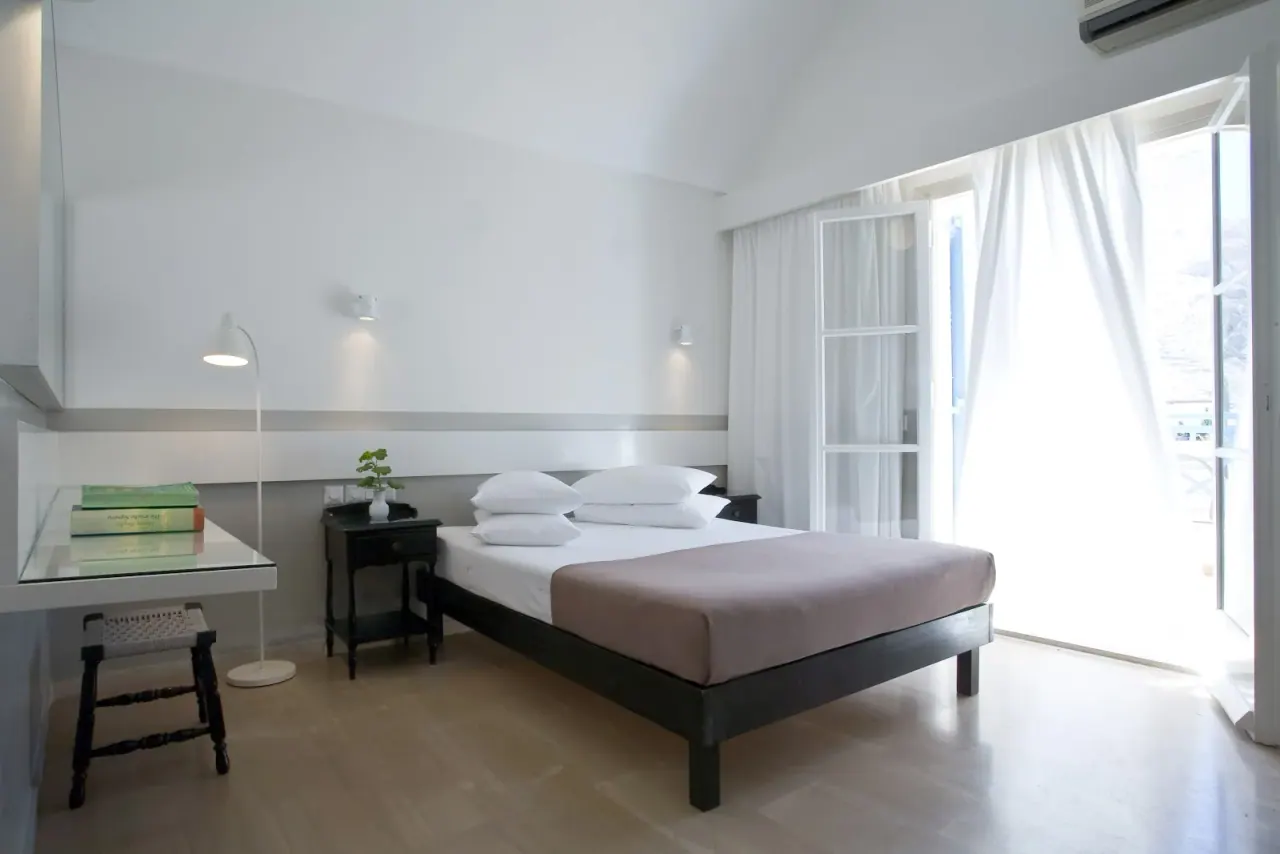 Kamari Beach Hotel — view 2