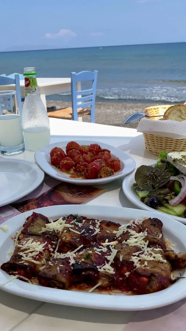 Lava Taverna — photo 2